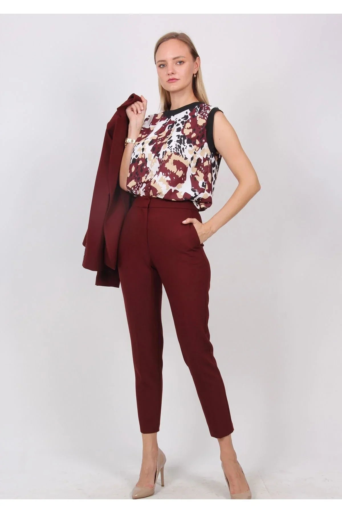 FRN LINE – Red Abstract Patterned Sleeveless Blouse for Women FRN1109